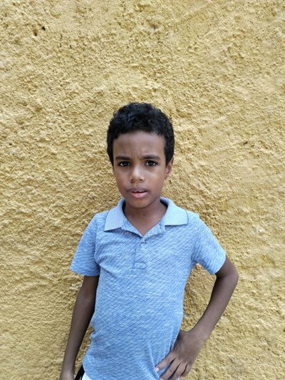 Help Emmanuel by becoming a child sponsor. Sponsoring a child is a rewarding and heartwarming experience.