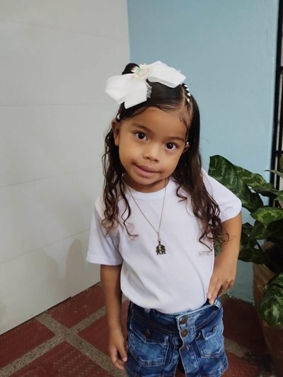 Help Shaida Isabel by becoming a child sponsor. Sponsoring a child is a rewarding and heartwarming experience.