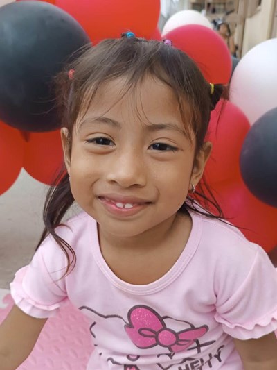 Help Leslie Yasuri by becoming a child sponsor. Sponsoring a child is a rewarding and heartwarming experience.