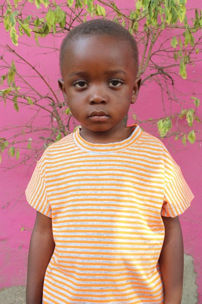 Help Mwape Divine by becoming a child sponsor. Sponsoring a child is a rewarding and heartwarming experience.