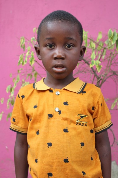 Help Elias Jr. by becoming a child sponsor. Sponsoring a child is a rewarding and heartwarming experience.