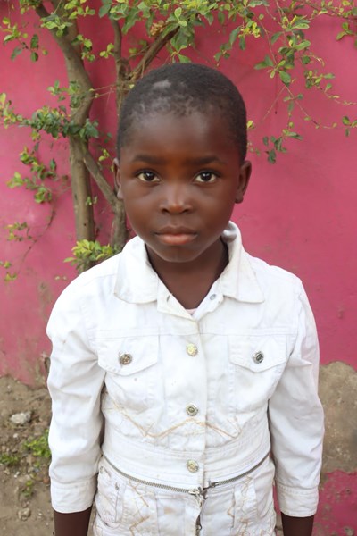 Help Clara by becoming a child sponsor. Sponsoring a child is a rewarding and heartwarming experience.