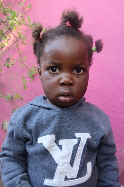 Help Diana by becoming a child sponsor. Sponsoring a child is a rewarding and heartwarming experience.