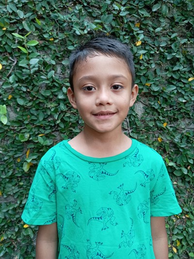 Help Marvin Yahir by becoming a child sponsor. Sponsoring a child is a rewarding and heartwarming experience.