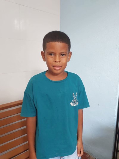 Help Luisfer Junior by becoming a child sponsor. Sponsoring a child is a rewarding and heartwarming experience.