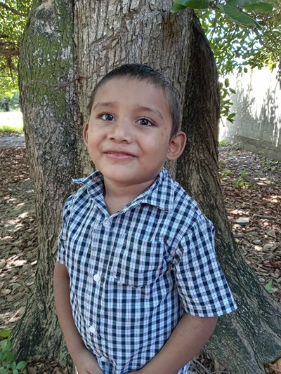 Help Carlos Jael by becoming a child sponsor. Sponsoring a child is a rewarding and heartwarming experience.