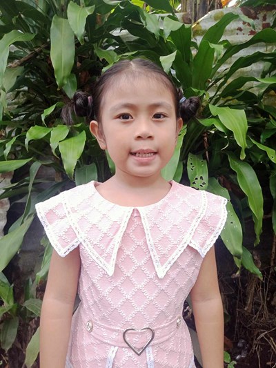 Help Stephanie Chloe P. by becoming a child sponsor. Sponsoring a child is a rewarding and heartwarming experience.