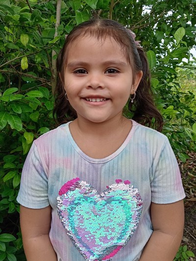 Help Kellyn Victoria by becoming a child sponsor. Sponsoring a child is a rewarding and heartwarming experience.