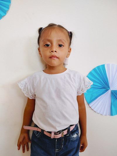 Help Yomaris Estefania by becoming a child sponsor. Sponsoring a child is a rewarding and heartwarming experience.