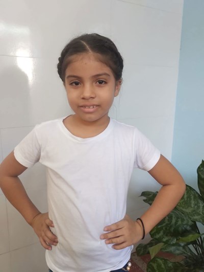 Help Luz Melis by becoming a child sponsor. Sponsoring a child is a rewarding and heartwarming experience.