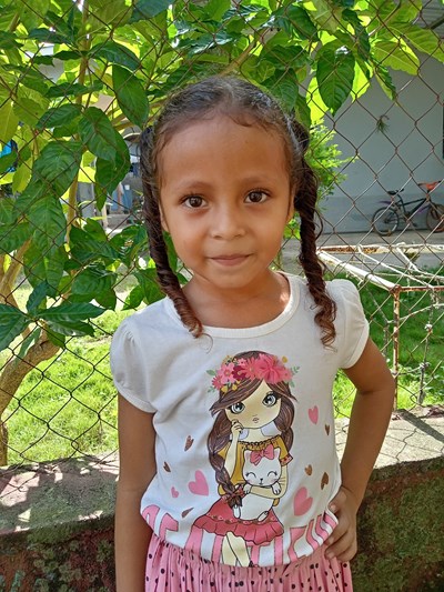 Help Isis Gabriela by becoming a child sponsor. Sponsoring a child is a rewarding and heartwarming experience.