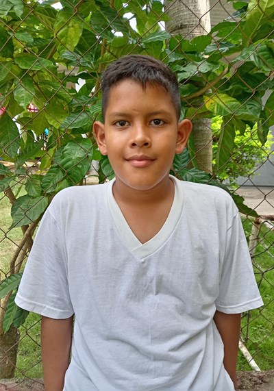 Help Carlos Roberto by becoming a child sponsor. Sponsoring a child is a rewarding and heartwarming experience.