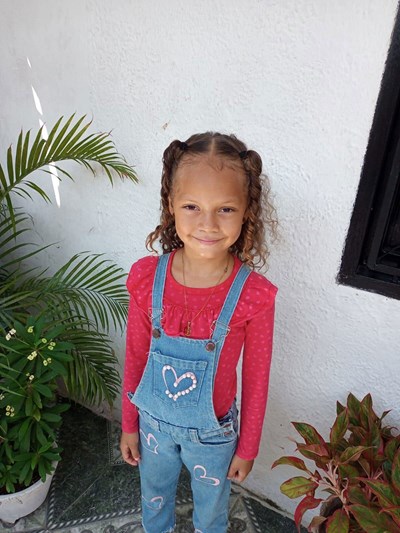 Help Triany Sofia by becoming a child sponsor. Sponsoring a child is a rewarding and heartwarming experience.