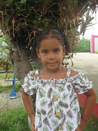 Ayude a Brianna apadrinándole hoy. El apadrinamiento es una experiencia hermosa y gratificante.