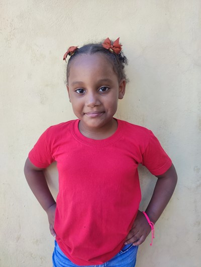 Help Rosalba Altagracia by becoming a child sponsor. Sponsoring a child is a rewarding and heartwarming experience.