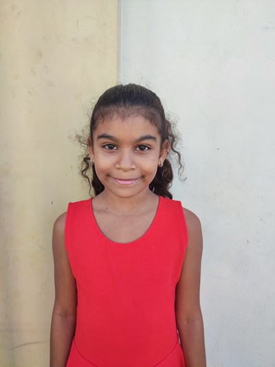 Help Darilenni by becoming a child sponsor. Sponsoring a child is a rewarding and heartwarming experience.