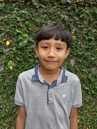 Ayude a Henry Alexander apadrinándole hoy. El apadrinamiento es una experiencia hermosa y gratificante.