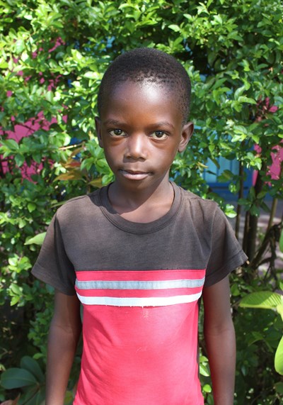 Help Emmanuel by becoming a child sponsor. Sponsoring a child is a rewarding and heartwarming experience.