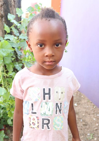 Help Mary by becoming a child sponsor. Sponsoring a child is a rewarding and heartwarming experience.