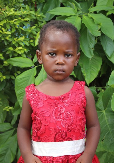 Help Florence by becoming a child sponsor. Sponsoring a child is a rewarding and heartwarming experience.