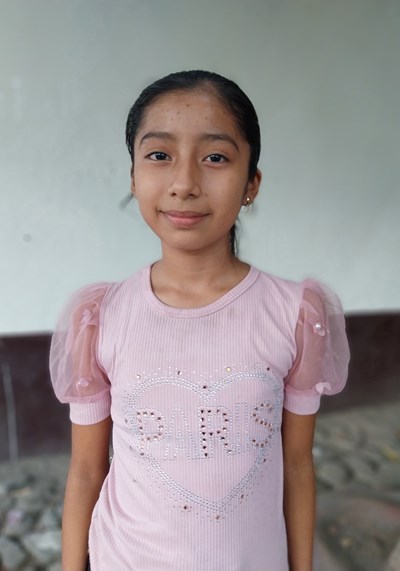 Help Yanira Rossibel by becoming a child sponsor. Sponsoring a child is a rewarding and heartwarming experience.