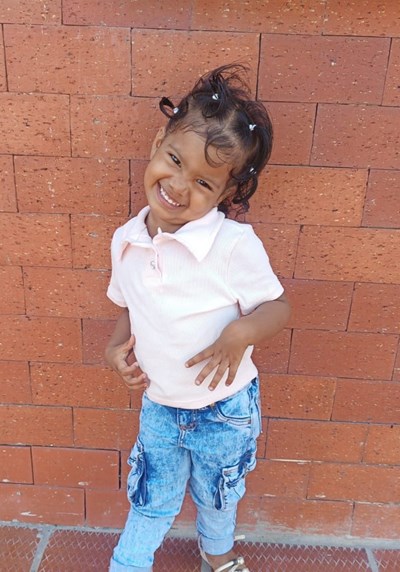 Help Melanys Daniela by becoming a child sponsor. Sponsoring a child is a rewarding and heartwarming experience.
