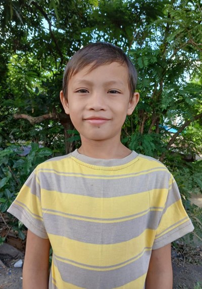 Help Shan Zyrel by becoming a child sponsor. Sponsoring a child is a rewarding and heartwarming experience.