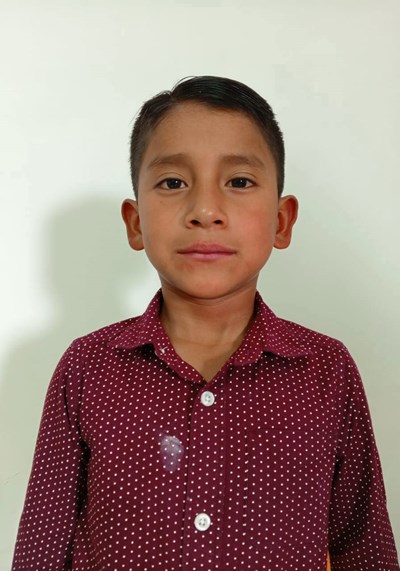 Ayude a Esdras Nehemias apadrinándole hoy. El apadrinamiento es una experiencia hermosa y gratificante.