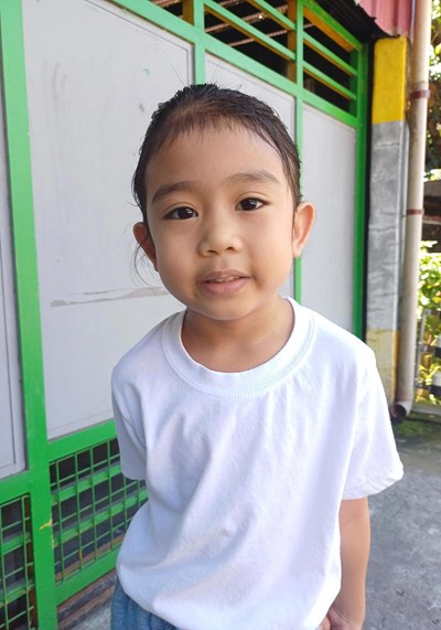 Help Venzilyn by becoming a child sponsor. Sponsoring a child is a rewarding and heartwarming experience.