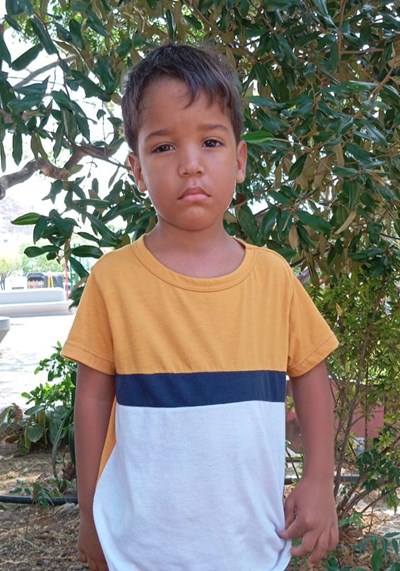 Ayude a Liam Andres apadrinándole hoy. El apadrinamiento es una experiencia hermosa y gratificante.