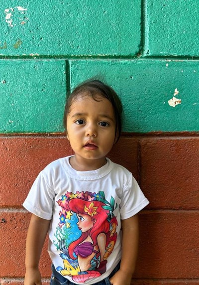 Ayude a Mia Jimena apadrinándole hoy. El apadrinamiento es una experiencia hermosa y gratificante.