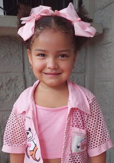 Help Greeicy Andrea by becoming a child sponsor. Sponsoring a child is a rewarding and heartwarming experience.