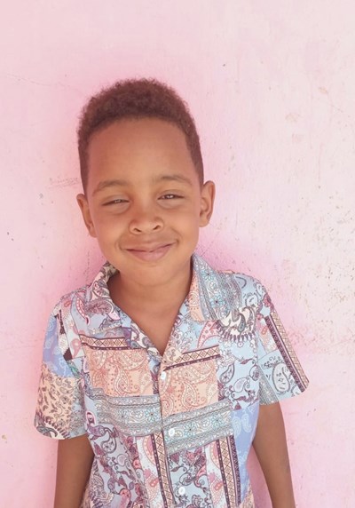 Help Albert Aneury by becoming a child sponsor. Sponsoring a child is a rewarding and heartwarming experience.